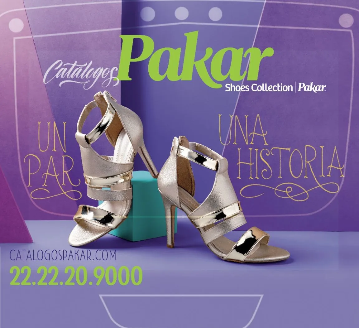 Pieza de Catálogos Pakar con tacones plateados sobre un bloque
