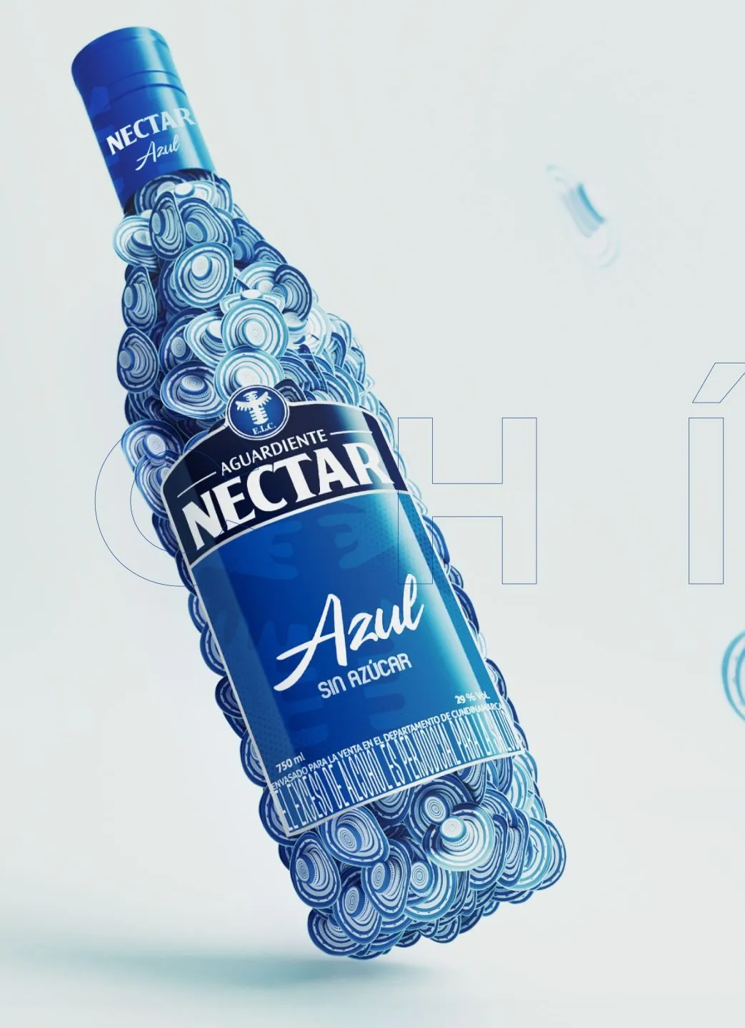 Botella de Aguardiente Néctar Azul llena del tejido del sombrero vueltiao