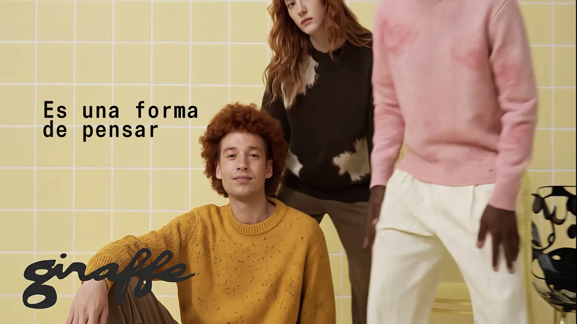 Video de Giraffe: no solo son sacos, no solo son medias, es una forma de pensar. Follow yourself