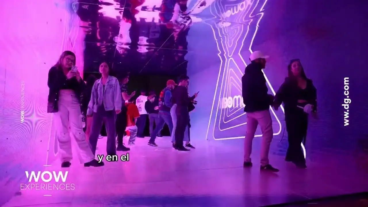 Video resumen de HBO Max en el BAUM con el túnel de luces de WOW Experience